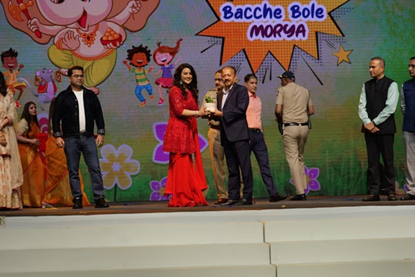 Salman Khan-Amruta Fadnavis Lead The Charge For Earth Conservation At Amruta Fadnavis’ Eco Friendly Ganesha Movement Bacche Bole Morya At Dome SVP Stadium.