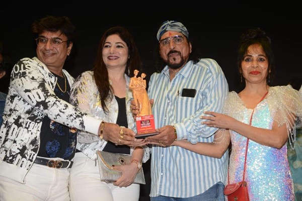 Keval Kumar Leo Media  & Playback Singer  Pratibha K Saini’s Mom Dad God Of Universe Awards, 2024  A Grand Success !